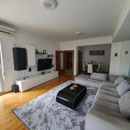 Iva Lux Stan Na Dan Apartment Banja Luka Exterior photo