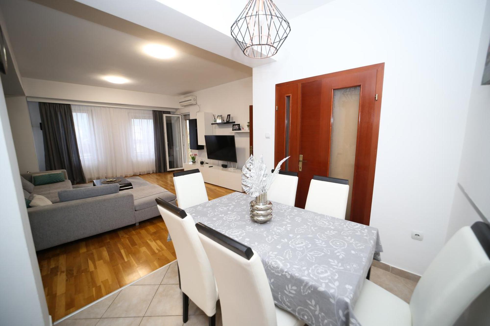 Iva Lux Stan Na Dan Apartment Banja Luka Exterior photo